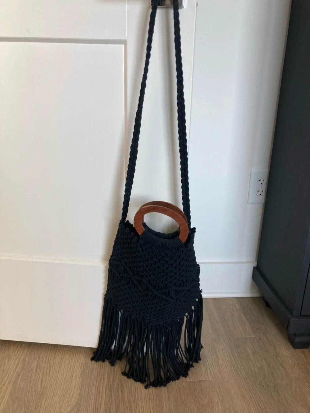 Handwoven Black Macramé Fringe Crossbody Bag with Wood Handle danielle nicole - Picture 2 of 6
